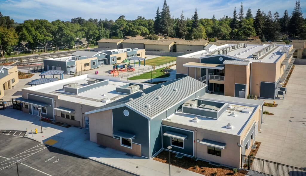 Flora Arca Mata aerial: Flora Arca Mata Elementary, an AMS EVOLVE Pre-Engineered modular campus